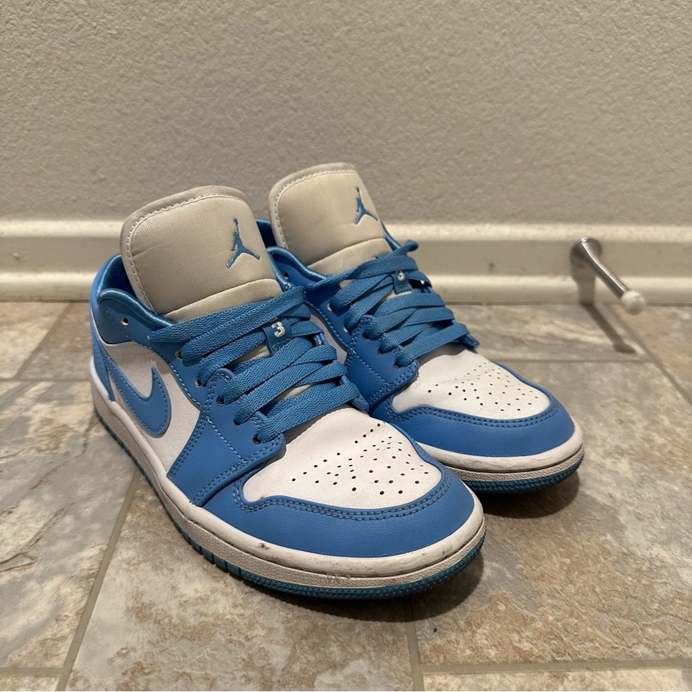 Air Jordan Low UNC